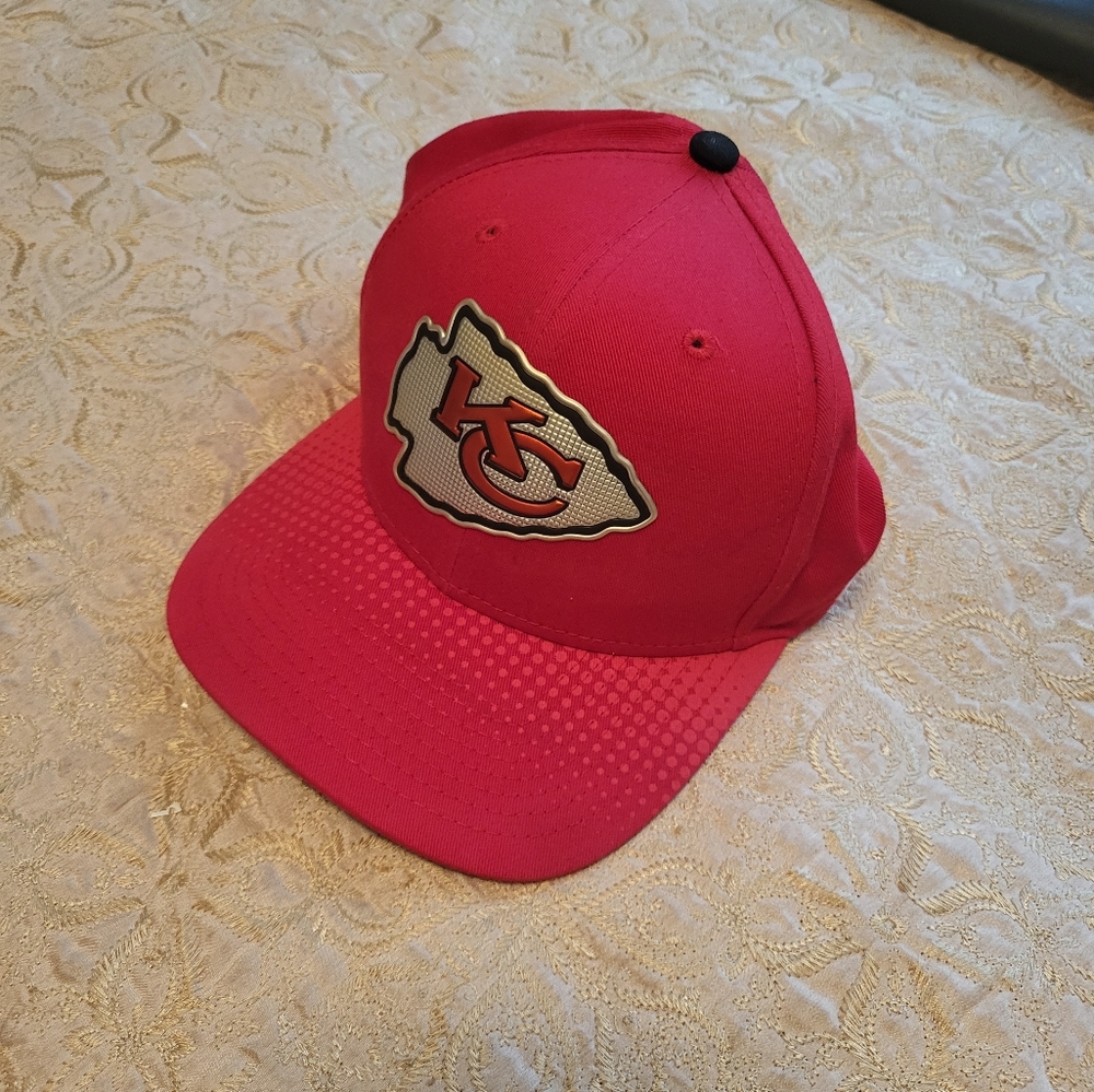 Kansas city Chiefs with metallic look logo